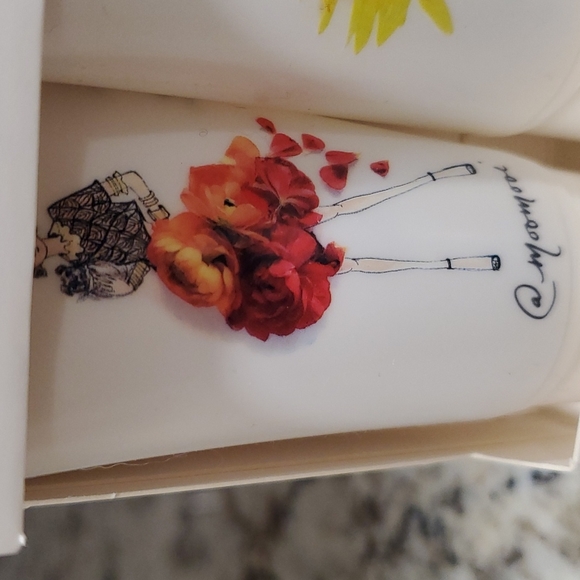 Heathcote & Ivory hand lotions - Picture 2 of 5